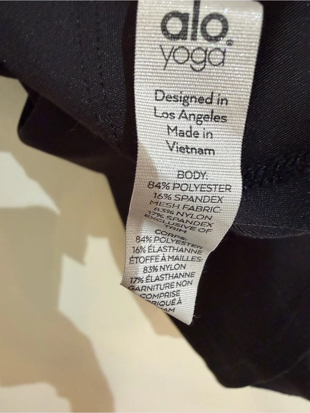 Alo yoga archer top cropped black yoga workout w/riptag   Size med